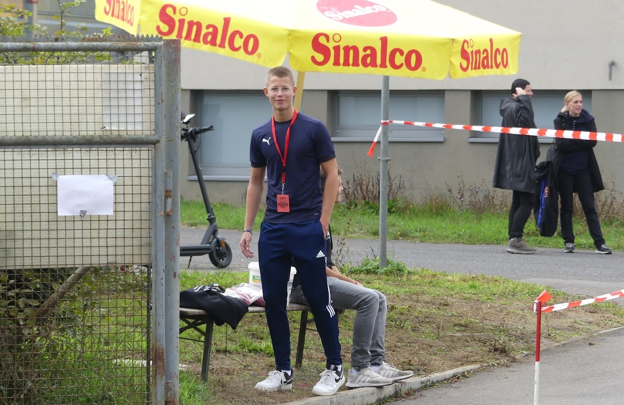 Bild vom 13. Benefizlauf im Jahr 2022. Dies ist das 166. Bild.